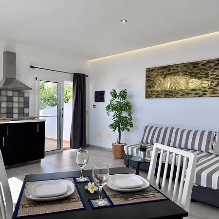 Apartment 7 Moons C Solo Adultos *